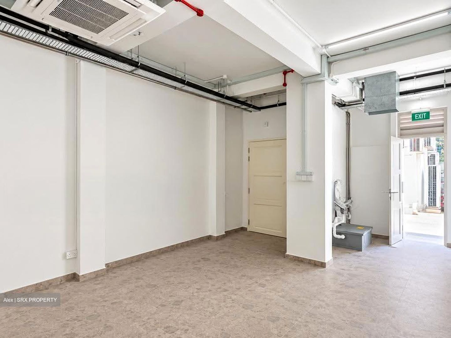 Desker Road Conservation Area (D8), Retail #619347281
